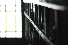 Pani w smutnych rajstopach