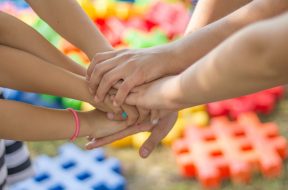 hands-2847508_1280