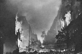 Powstanie_warszawskie_ulica_Marszałkowska