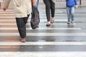 crosswalk-2404427_640
